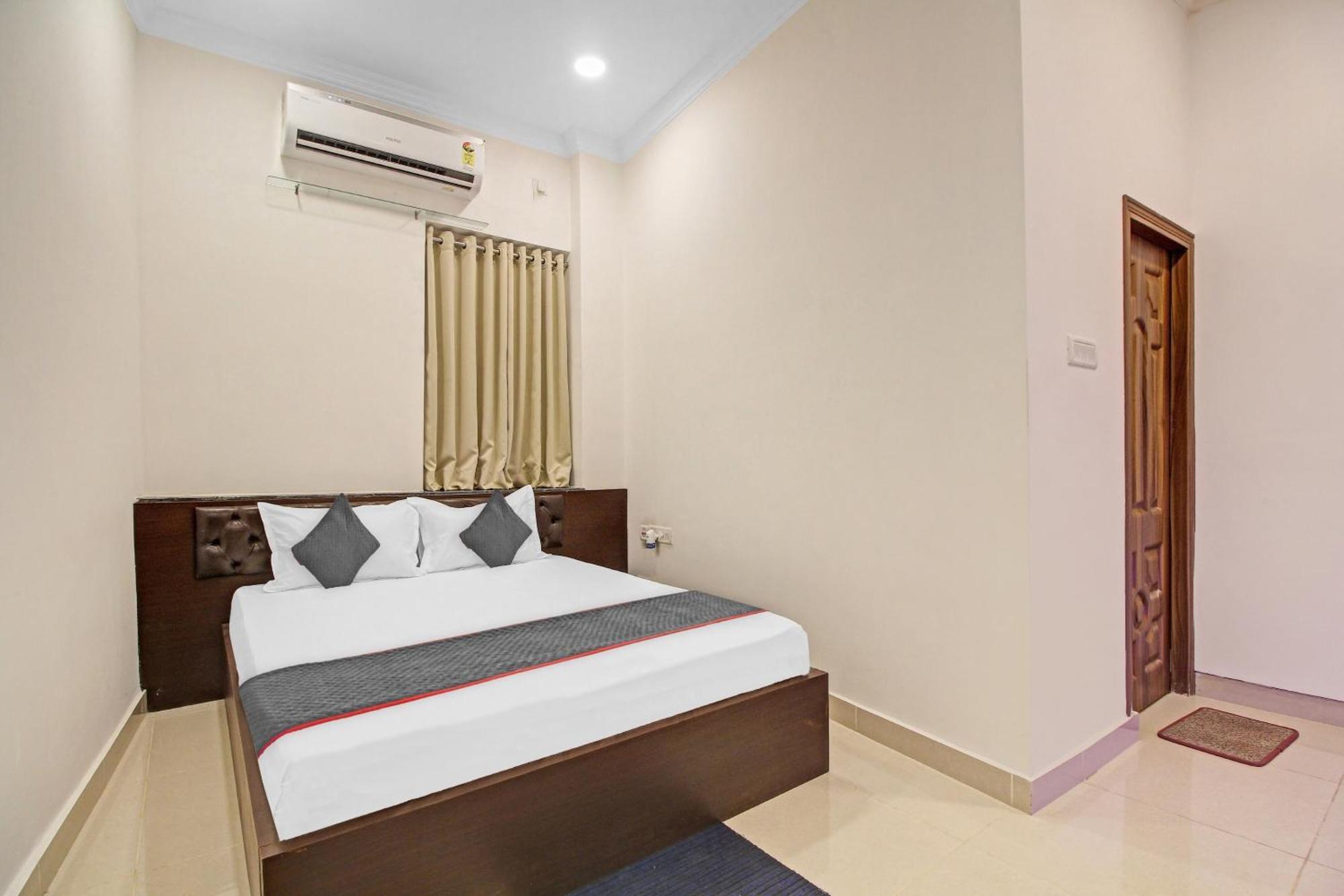 Super Townhouse Centre Point Inn Near Esplanade Metro Station Calcutta  Esterno foto